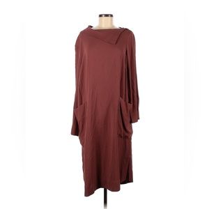 Brown sophisticated Becken dress.